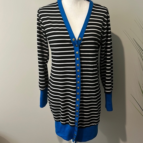 Beautiful Medium cardigan- see pics for small hole and wear. - Picture 1 of 6